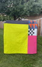 Load image into Gallery viewer, Colorful Woven Half Dozen Small Throw Quilt