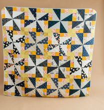 Load image into Gallery viewer, Spinwheel Quilt Pattern