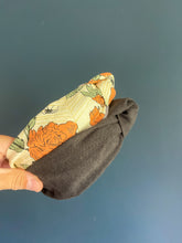 Load image into Gallery viewer, Charcoal Yarn Dye Topknot Headband
